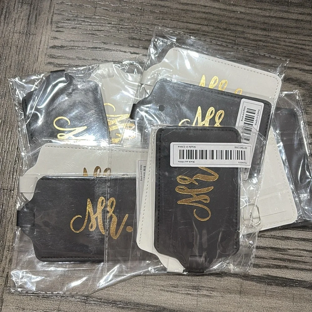 *Bundle Alert*You will Receive 5 Sets of 2 'Mr’& ‘Mrs’ Luggage Tags-Black/white